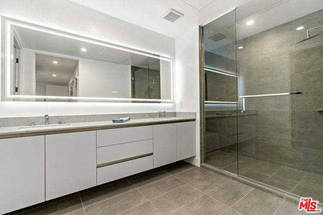 728 N Sweetzer Avenue, West Hollywood CA: https://media.crmls.org/mediaz/d326a9b5-3448-4e4b-b2e3-0b5fd7d942ba.jpg