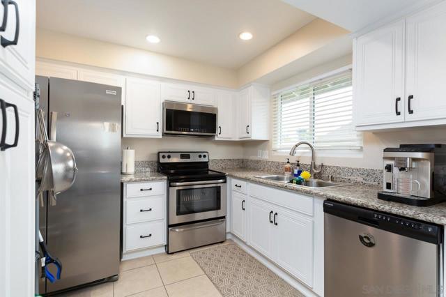 3660 Vista Campana N, Oceanside CA: https://media.crmls.org/mediaz/d3273cfe-4144-4969-834d-c1582e37f8bd.jpg