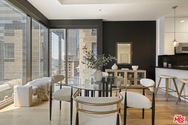 655 S Hope Street, Los Angeles CA: https://media.crmls.org/mediaz/d327769d-77bf-4bd0-84d6-0204bab513d7.jpg