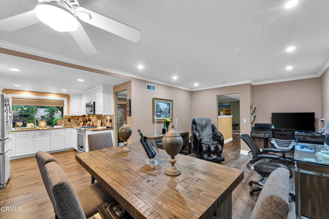 Detail Gallery Image 11 of 31 For 219 Castilian Ave, Newbury Park,  CA 91320 - 4 Beds | 2/1 Baths