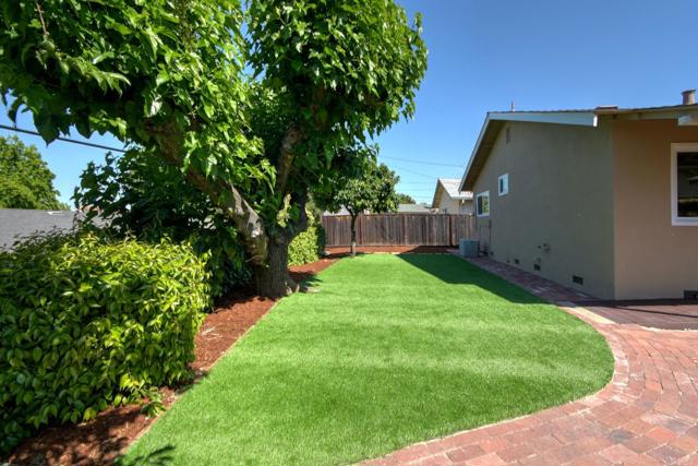 1431 Sierra Creek Way, San Jose CA: https://media.crmls.org/mediaz/d32ad785-1e34-4896-a44e-767cd25d7c69.jpg