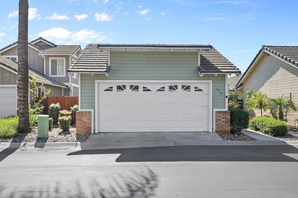 1213 Bitterbush Ln