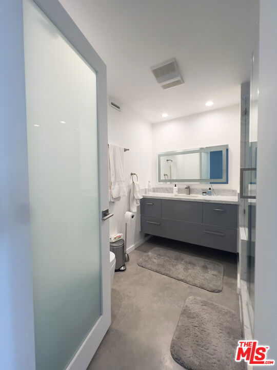 2160 Century Park East, Los Angeles CA: https://media.crmls.org/mediaz/d32bb8b3-88dd-4b5f-a81e-8241543a82d0.jpg