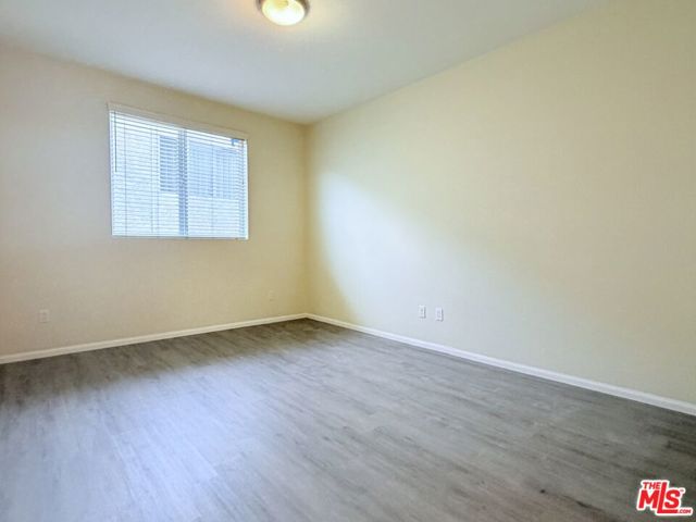 13941 Sherman Way, 204 photo 8