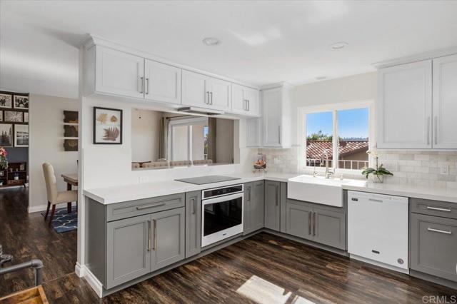 Detail Gallery Image 13 of 37 For 215 Cranston Crest, Escondido,  CA 92025 - 3 Beds | 2 Baths