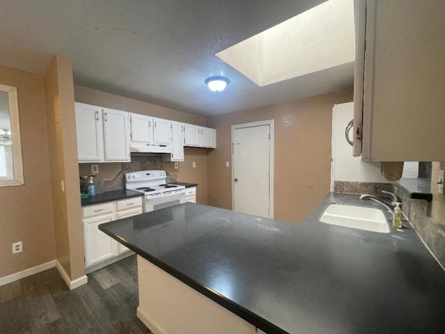 1021 Polk Street, Salinas CA: https://media.crmls.org/mediaz/d32de17a-9141-4312-940a-6b36b1448a90.jpg