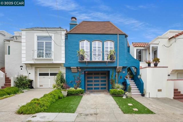 1923 28th Ave, San Francisco CA: https://media.crmls.org/mediaz/d32df1a8-6445-466a-8cd9-227f84b2ba9a.jpg