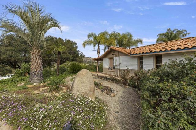 Detail Gallery Image 5 of 30 For 14215 Woods Valley Rd, Valley Center,  CA 92082 - 3 Beds | 1/1 Baths