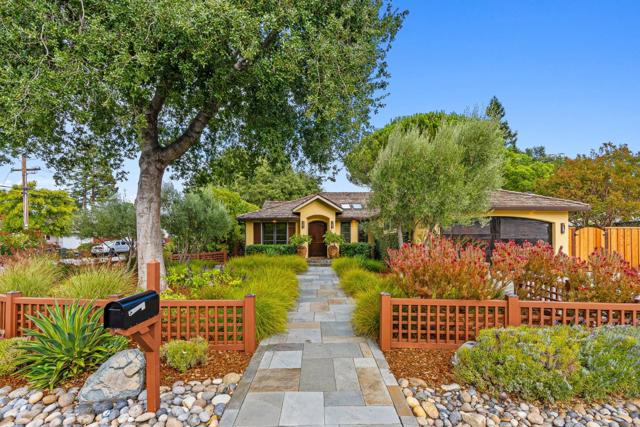 1683 Dalehurst Avenue, Los Altos CA: https://media.crmls.org/mediaz/d32ef746-af33-483f-8dd4-f6cd3e48f3a5.jpg