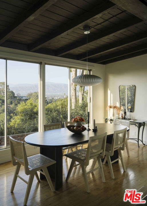 11764 Laurelcrest Drive, Studio City CA: https://media.crmls.org/mediaz/d32f1857-effe-4143-9995-af93984b3c1d.jpg