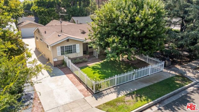 4210 Alcove Avenue, Studio City CA: https://media.crmls.org/mediaz/d32fdfec-5893-44da-b8fb-e3e627238b77.jpg
