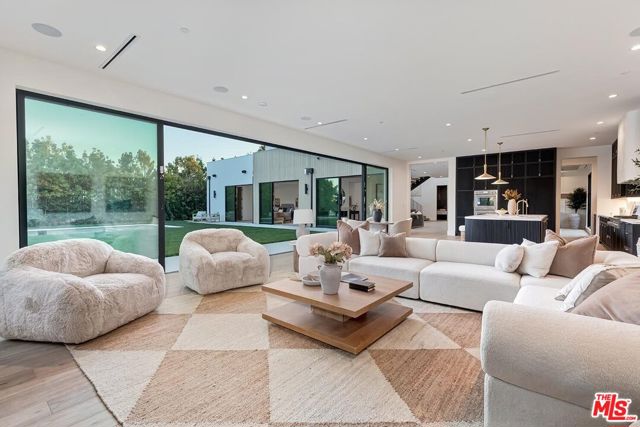 1120 Angelo Drive, Beverly Hills CA: https://media.crmls.org/mediaz/d3307dd8-1dc5-4e27-9d4a-f93f0b5404c2.jpg