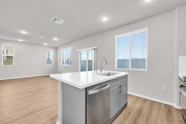 Detail Gallery Image 12 of 38 For 28386 via Solero, Temecula,  CA 92591 - 3 Beds | 2/1 Baths