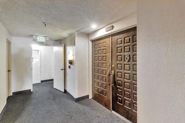 1830 Lakeshore Avenue, Oakland CA: https://media.crmls.org/mediaz/d330aaf3-5160-447d-a6e8-60a318f266aa.jpg