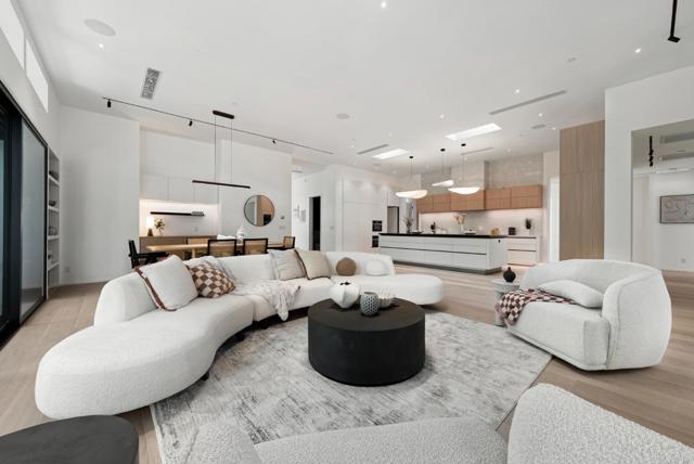 1068 Riverside Drive, Los Altos CA: https://media.crmls.org/mediaz/d330f640-5dc0-49b4-b014-406f91d24b7a.jpg