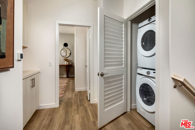 1483 W Vista Way, San Pedro CA: https://media.crmls.org/mediaz/d3311b58-63d4-444c-af2d-1270fbee9fd9.jpg