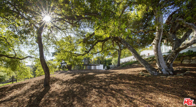 4450 Via Alegre, Santa Barbara CA: https://media.crmls.org/mediaz/d3312273-4cdc-4fec-9d47-4e9c35491ca7.jpg