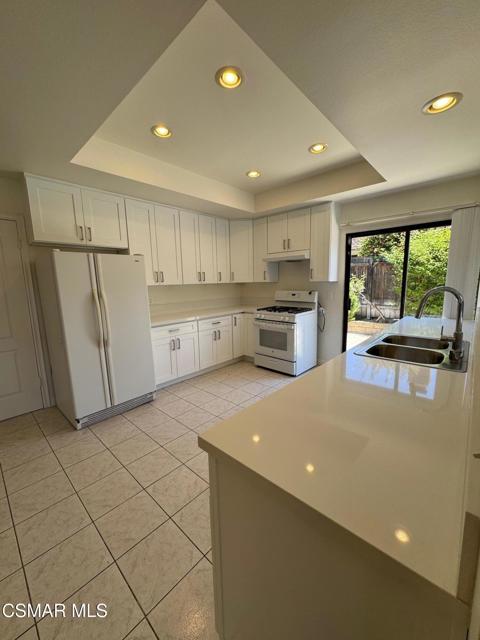 2722 Appalachian Court, Westlake Village CA: https://media.crmls.org/mediaz/d331e824-10d9-4a9c-af72-b0d71828c7f2.jpg
