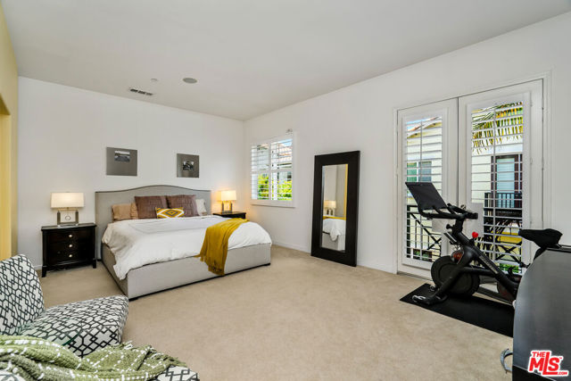 5734 Celedon, Playa Vista CA: https://media.crmls.org/mediaz/d332d754-b18d-42d1-b0f3-506a570e782d.jpg