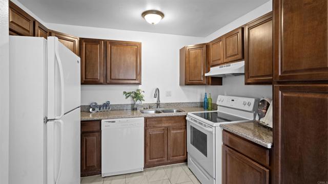 Detail Gallery Image 7 of 20 For 1817 E Grand Ave #61,  Escondido,  CA 92027 - 2 Beds | 1/1 Baths