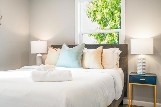 16605 Camellia Terrace, Los Gatos CA: https://media.crmls.org/mediaz/d334ae20-542d-40be-82d8-03cce9dd4cff.jpg