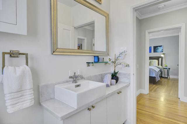 192 Oak Court, Menlo Park CA: https://media.crmls.org/mediaz/d334ccee-0c86-444b-be88-58a9ec0d93fa.jpg