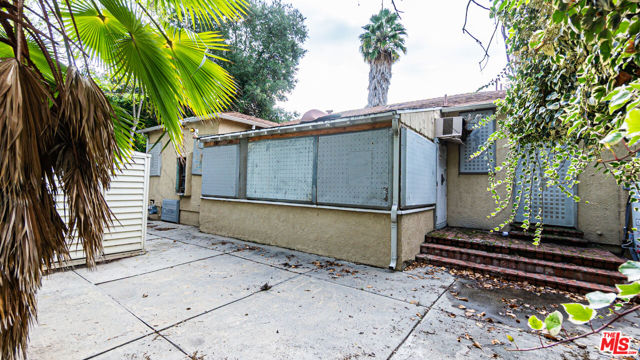 13905 Milbank Street, Sherman Oaks CA: https://media.crmls.org/mediaz/d33541c2-7d99-4d8b-aa3f-42572e32d763.jpg