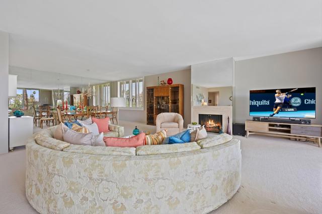 900 Island Drive, Rancho Mirage CA: https://media.crmls.org/mediaz/d336174c-7cb1-42a3-93df-1674486e2db6.jpg