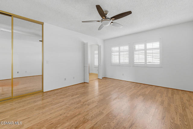 15494 Kernvale Avenue, Moorpark CA: https://media.crmls.org/mediaz/d3366f3c-3464-41b2-a139-de403098e2b6.jpg