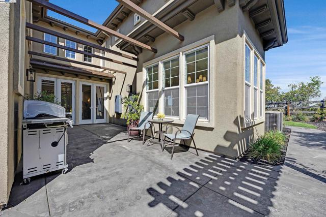 5719 Dimas Ct, Pleasanton CA: https://media.crmls.org/mediaz/d336b732-a67c-4298-ae09-fdddebca304b.jpg