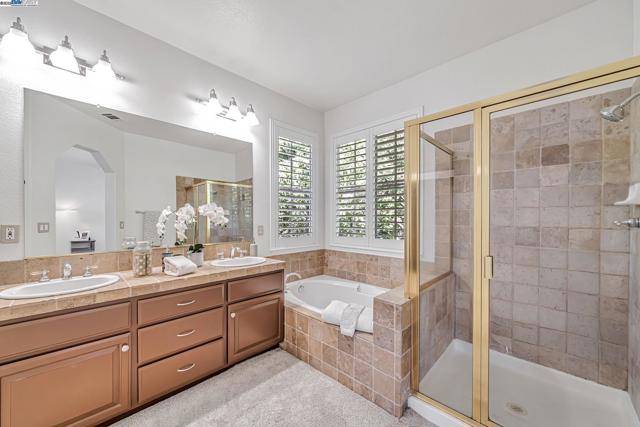 260 Abigail Cir, Danville CA: https://media.crmls.org/mediaz/d33839a1-4b91-47e7-beb5-fd8c07d2bafc.jpg