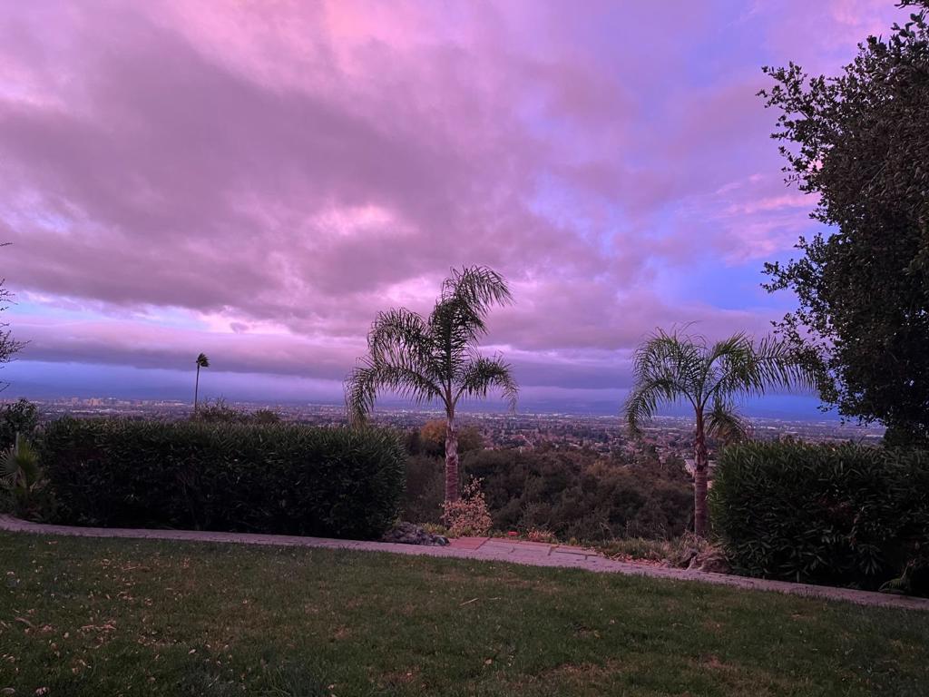 https://media.crmls.org/mediaz/d338944f-846c-4b29-b961-7255e998a52b.jpg?preset=X-Large