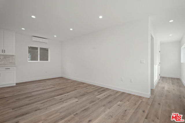 2808 S Cloverdale Avenue, Los Angeles CA: https://media.crmls.org/mediaz/d338b656-22bb-4db2-a133-4a5471ba26e6.jpg