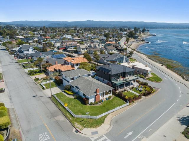 102 32nd Avenue, Santa Cruz CA: https://media.crmls.org/mediaz/d33979fb-bdd7-4c9d-88e9-9495b38f81ca.jpg