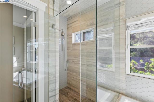 16741 Loma St, Los Gatos CA: https://media.crmls.org/mediaz/d33a2384-beeb-488b-b122-f01063545a1b.jpg
