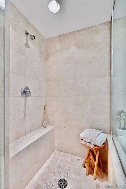 5420 La jolla Blvd., La Jolla CA: https://media.crmls.org/mediaz/d33b108c-b757-43c8-a50a-4adc4276c2d6.jpg
