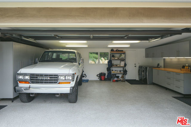 3155 Eucalyptus Hill Road, Santa Barbara CA: https://media.crmls.org/mediaz/d33b8237-e26e-4696-b794-80d2825fc01d.jpg