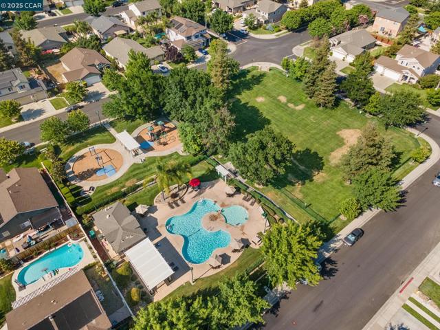 7100 Metcalf Way, Hughson CA: https://media.crmls.org/mediaz/d33b90fd-801d-4a01-96eb-6f74e3d9ac80.jpg