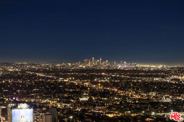 9255 Doheny Road, West Hollywood CA: https://media.crmls.org/mediaz/d33bda9d-86b2-436a-8089-1ab2f2238d7e.jpg