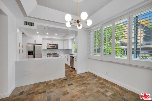 8455 Fountain Avenue, West Hollywood CA: https://media.crmls.org/mediaz/d33c2448-c590-40e8-97df-1f645ba44370.jpg