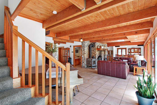 43630 Rainbow Lane, Angelus Oaks CA: https://media.crmls.org/mediaz/d33c9415-167f-4817-ba55-4934fca30c07.jpg