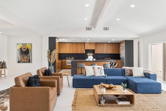 73298 Buckboard Trail, Palm Desert CA: https://media.crmls.org/mediaz/d33cdec3-219c-4288-8012-9bf68d6517cf.jpg