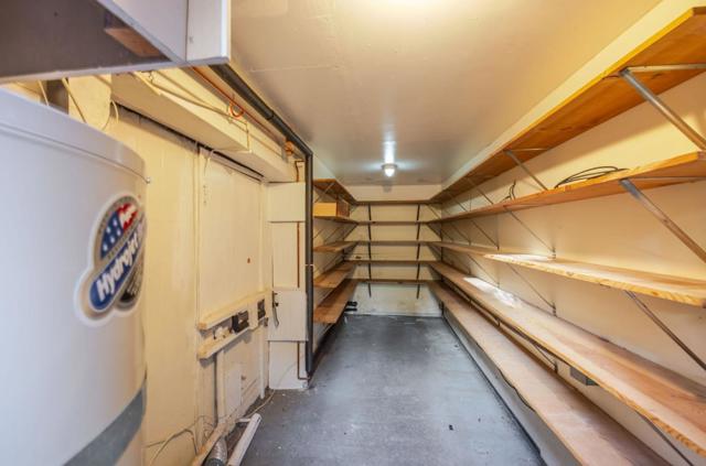 1009 Miramontes Street, Half Moon Bay CA: https://media.crmls.org/mediaz/d33d131c-7529-4938-90a1-4cf5ffaf2814.jpg