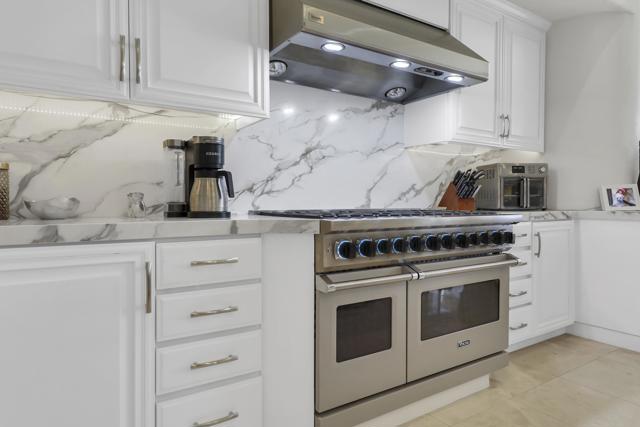 79455 Briarwood, La Quinta CA: https://media.crmls.org/mediaz/d33d557c-d272-41d9-8a31-23c2bc7d3c4f.jpg