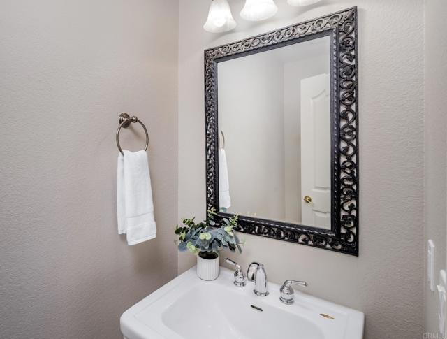 Detail Gallery Image 15 of 43 For 8092 Paseo Arrayan, Carlsbad,  CA 92009 - 5 Beds | 4/1 Baths