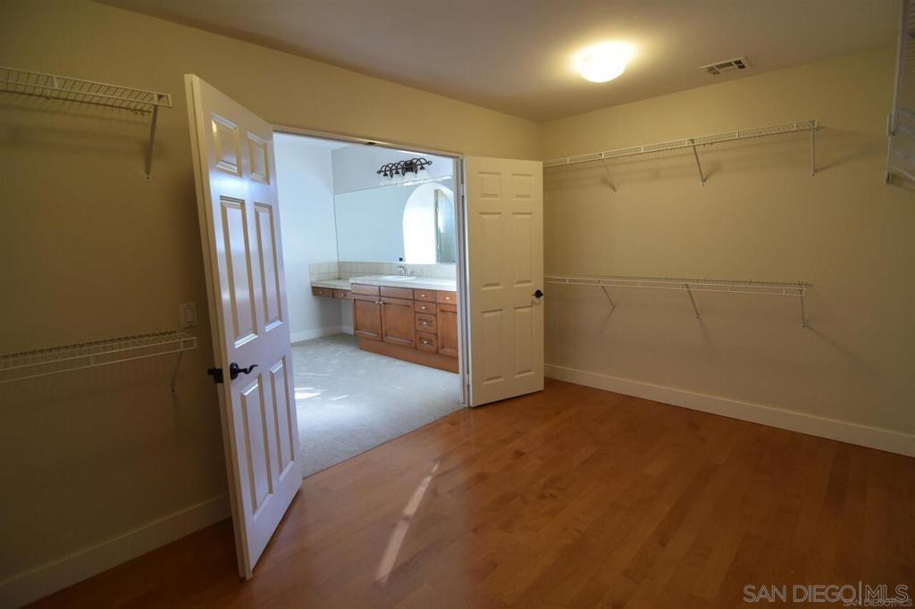 MLS #250039563SD image #16