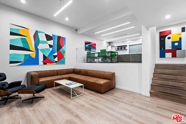 4801 La Villa Marina, Marina del Rey CA: https://media.crmls.org/mediaz/d33e9bd7-8b69-4544-bf9f-8d23a15b39ae.jpg