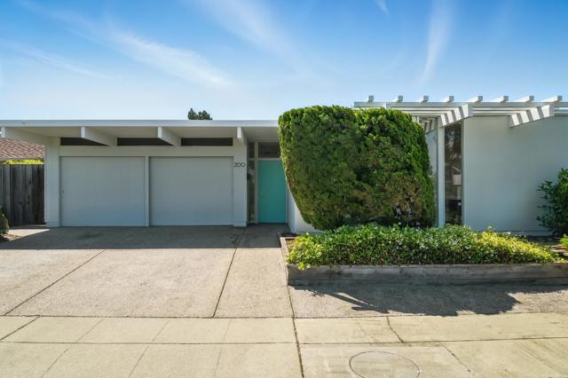 200 Loon Court, Foster City CA: https://media.crmls.org/mediaz/d33ec7bf-67f5-4a95-add8-77225fec6324.jpg