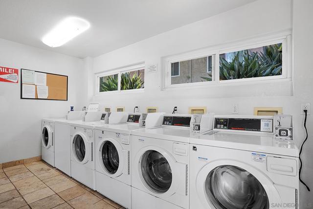 9860 Dale Avenue, Spring Valley CA: https://media.crmls.org/mediaz/d3404885-57dd-46e7-912b-949be649907b.jpg