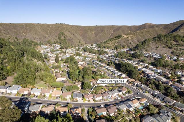 1020 Everglades Drive, Pacifica CA: https://media.crmls.org/mediaz/d3405858-0de8-4240-b964-cb5b6f9a627c.jpg